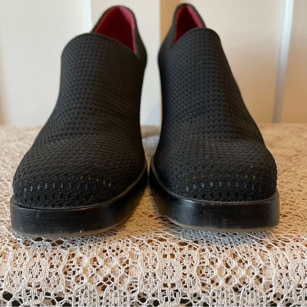 Donald Pliner Black Slip On Stacked Block Heels Shoes 9.5 NARROW